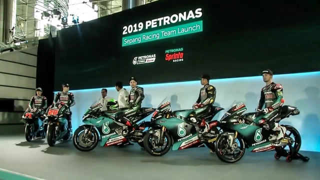 Đội đua petronas yamaha srt chính thức ra mắt motogp 2019 cùng mẫu yamaha m1 với bộ cánh ấn tượng