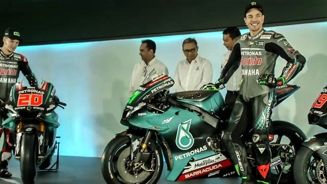 Đội đua petronas yamaha srt chính thức ra mắt motogp 2019 cùng mẫu yamaha m1 với bộ cánh ấn tượng