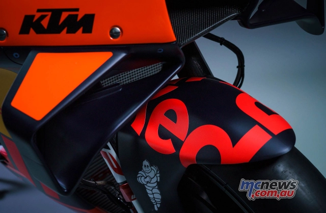 Đội đua tech3 ktm factory racing ra mắt và sẵn sàng chiến đấu motogp 2021