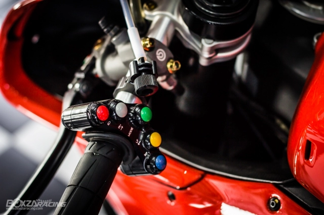 Ducati 899 panigale độ đẹp trai nhất thành phố với bộ áo tem đấu arubait theo phong cách wsbk
