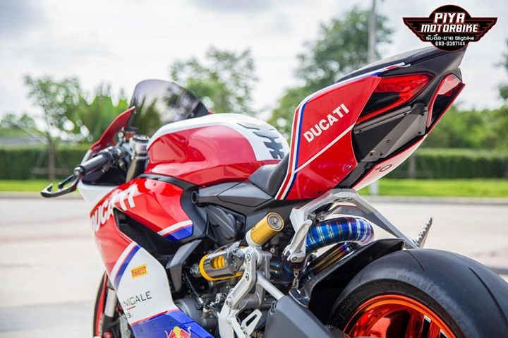 Ducati 899 panigale gây sốc với tem đấu thể thao