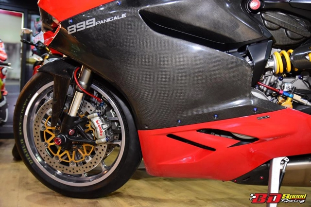 Ducati 899 panigale nổi bật với nhiều tình tiết thay đổi