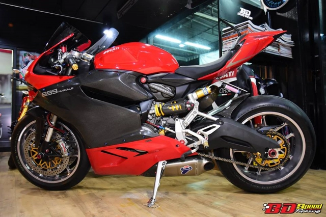 Ducati 899 panigale nổi bật với nhiều tình tiết thay đổi