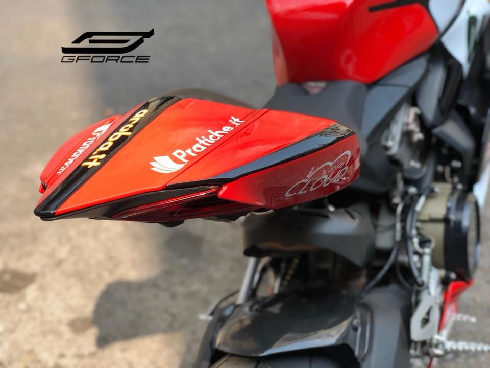 Ducati 899 panigale quỷ dữ đẹp hút hồn từ bộ áo đấu 04