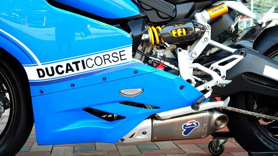 Ducati 899 panigale thoát xác ngoạn mục cùng version blue pestronas