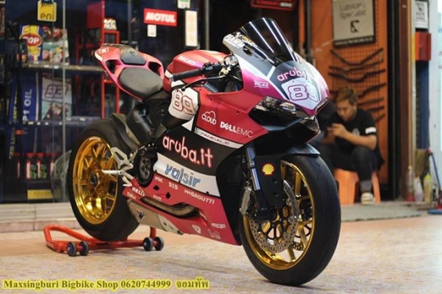 Ducati 899 panigale vẻ đẹp bốc cháy với phong cách superbike