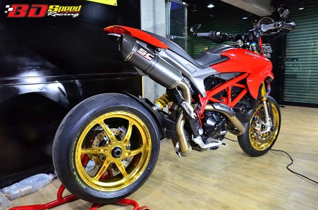 Ducati hypermotard đầy khiêu gợi với dàn chân hạng nặng