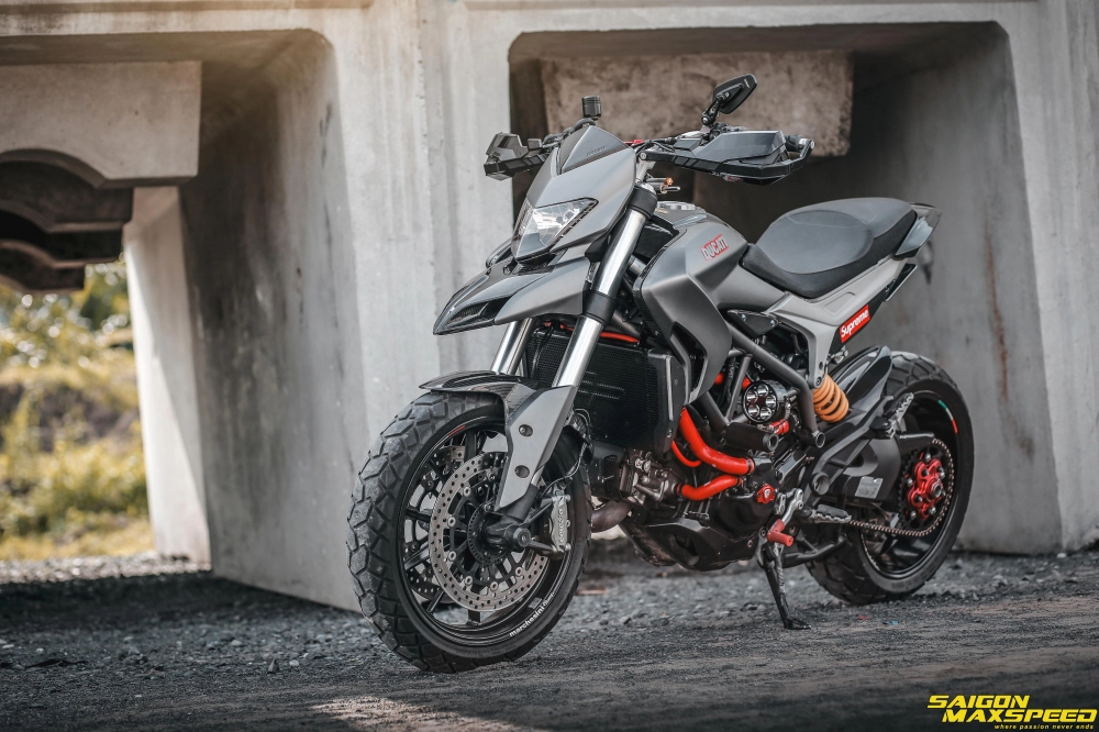 Ducati hyperstrada 821 bản độ bộn tiền của biker sài thành