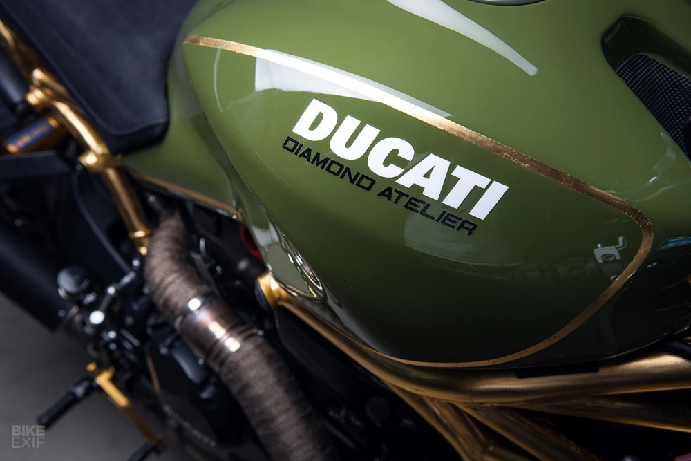 Ducati monster 1200r độ nổi bật với khung xe mạ vàng 24k