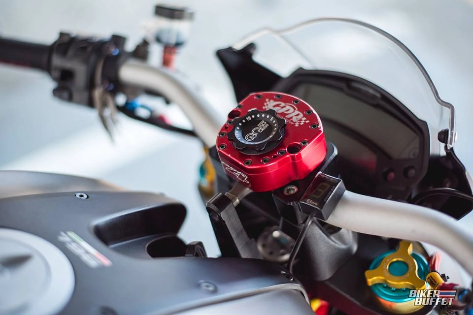 Ducati monster 796 đậm chất chơi dàn chân hàng hiệu
