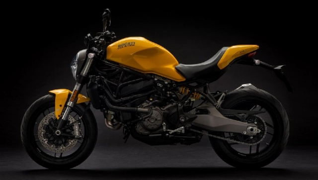 Ducati monster 821 được cung cấp ống xả termignoni miễn phí