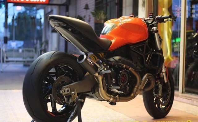Ducati monster 821 nóng bỏng với dàn option hàng hiệu