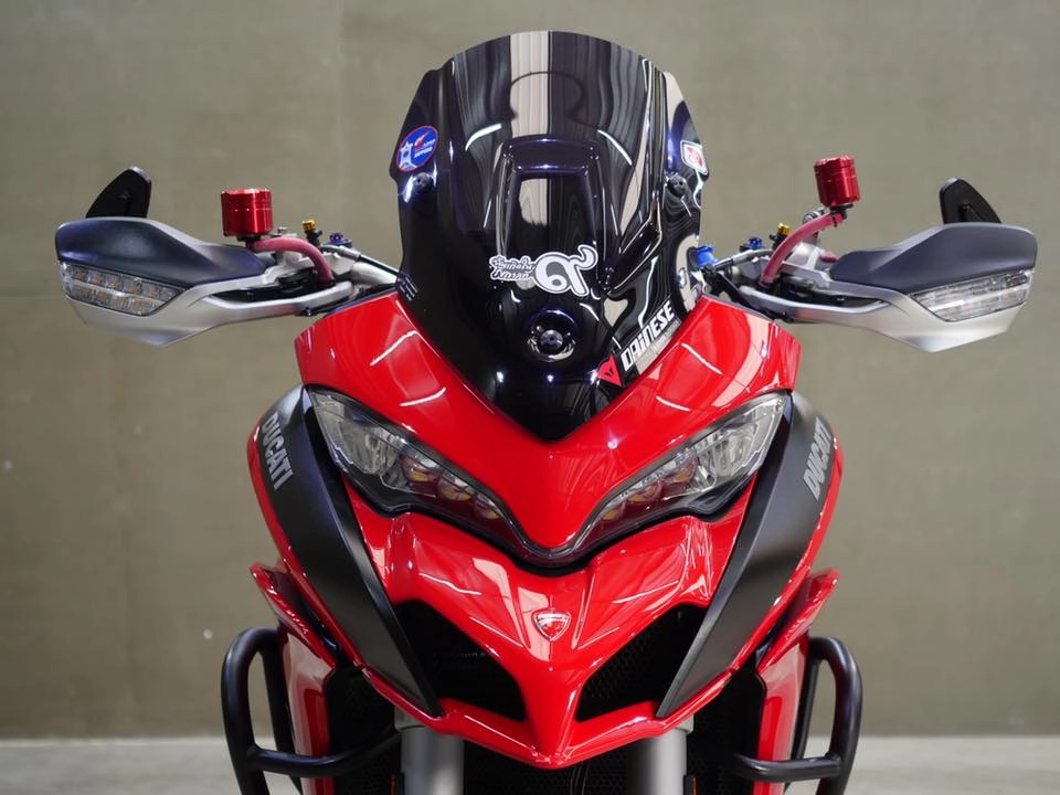 Ducati multistrada 1200 thổi hồn qua thân hình cơ bắp lực lưỡng