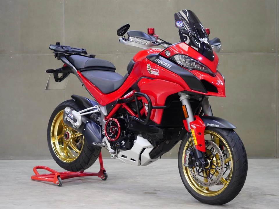 Ducati multistrada 1200 thổi hồn qua thân hình cơ bắp lực lưỡng