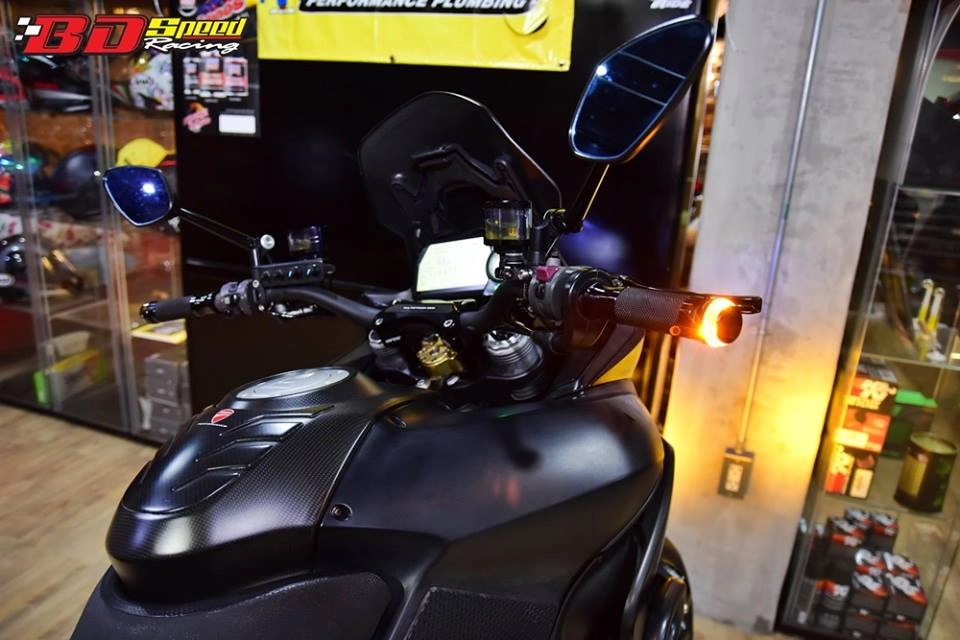 Ducati multistrada gã khổng lồ bất trị từ công nghệ carbon fiber