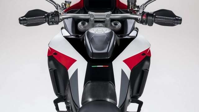 Ducati multistrada v4 2021 lộ giá bán đầy bất ngờ