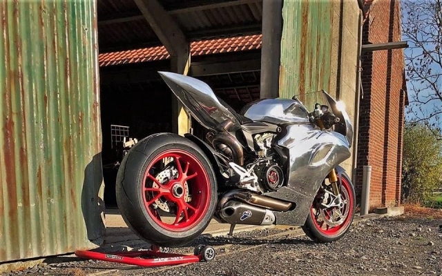Ducati panigale 1199 độ cực shock với full body aluminum