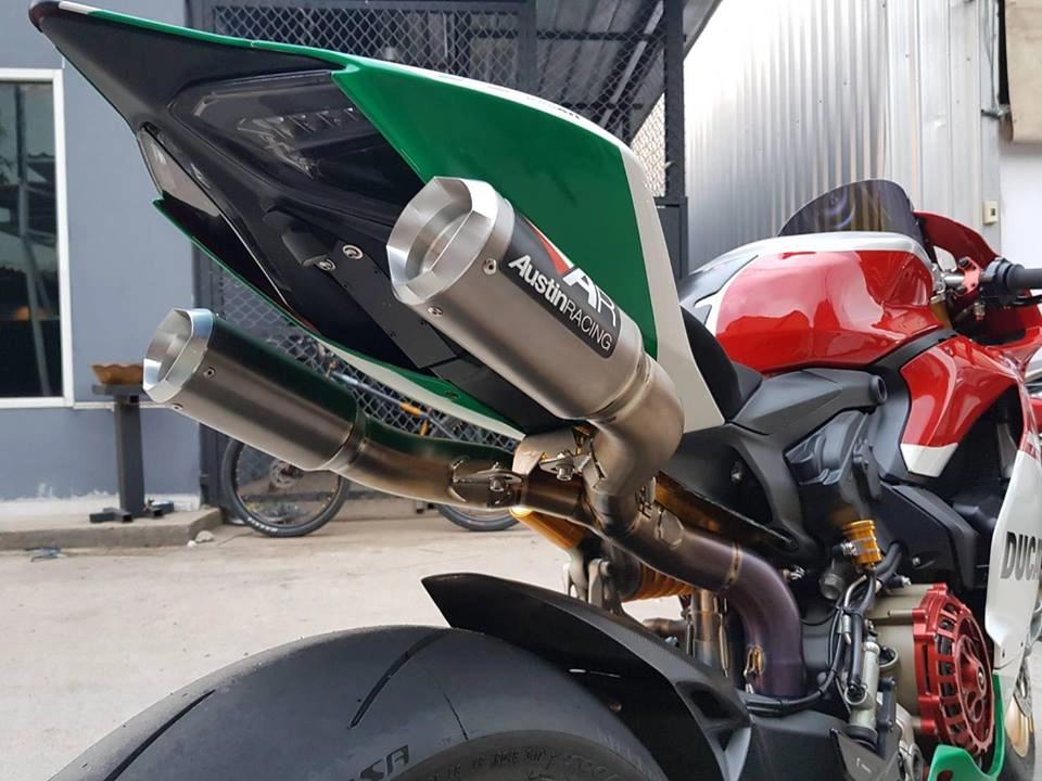 Ducati panigale 1199r bản độ bá cháy với nòng súng austin racing rs22 full inconel