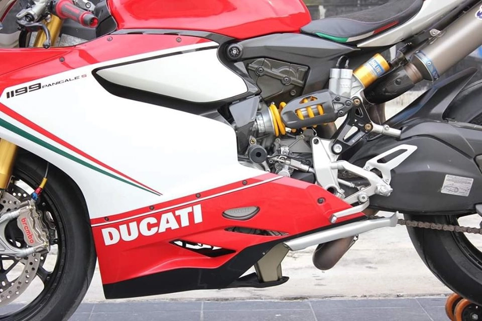 Ducati panigale 1199s độ - sở hữu vẻ đẹp kiêu kì với nâng cấp tuyệt vời