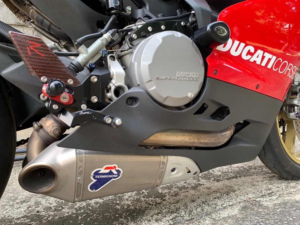 Ducati panigale 899 độ đầy mê hoặc vay mượn từ đàn anh panigale 1199