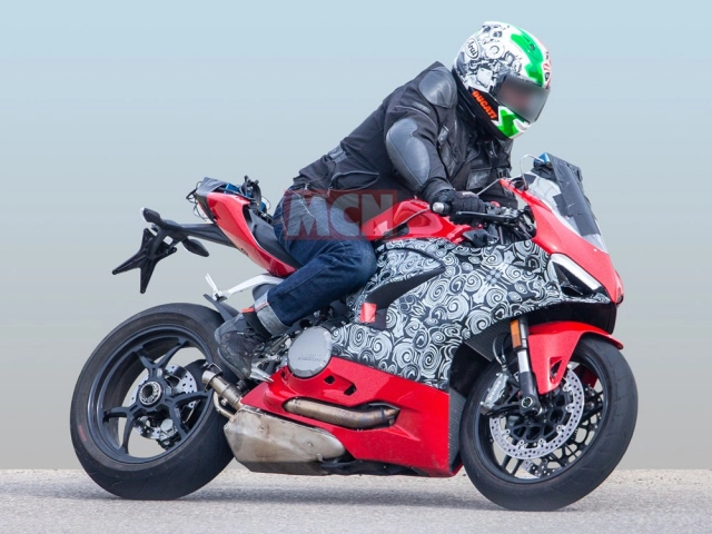 Ducati panigale 959 2020 mới lộ diện thử nghiệm tại châu âu