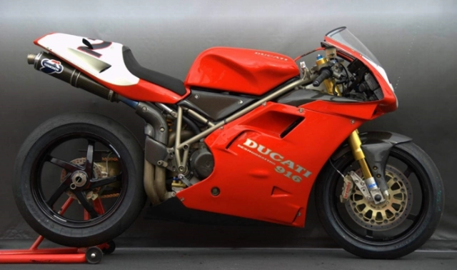 Ducati panigale v4 bản đặc biệt kỷ niệm 25 năm ducati 916 wsbk chuẩn bị ra mắt