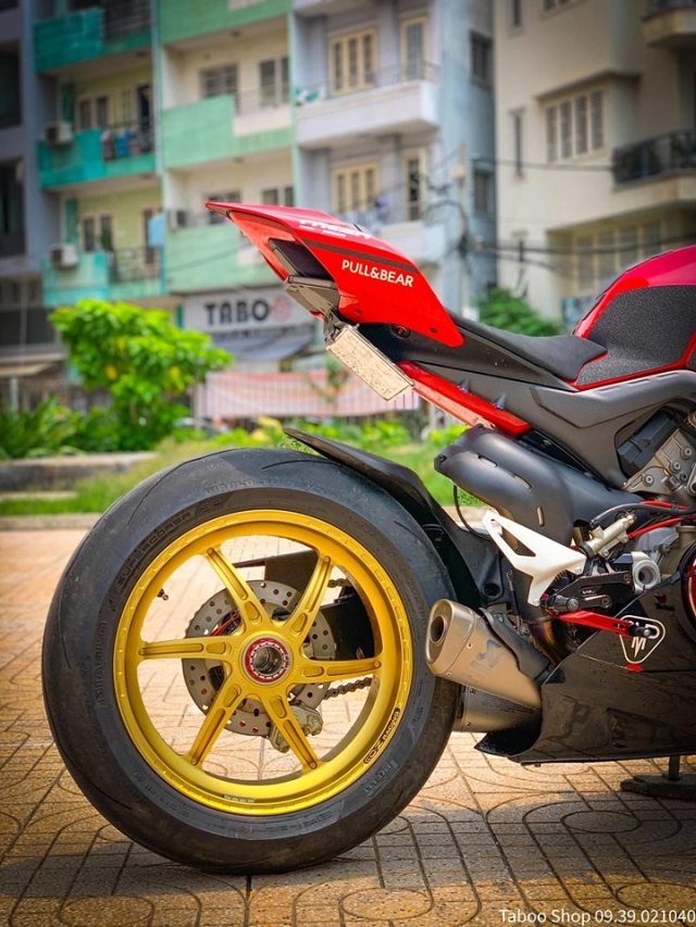 Ducati panigale v4 độ mê hoặc với phong cách wsbk của biker việt