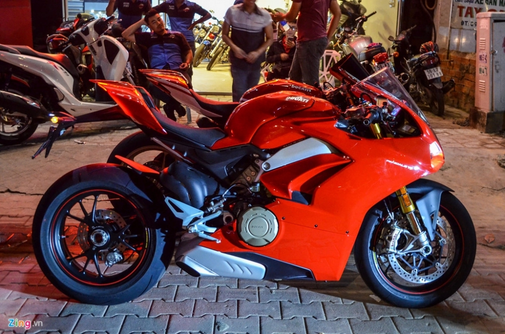 Ducati panigale v4 giá sập sàn từ 735 triệu đồng khi bán tại việt nam