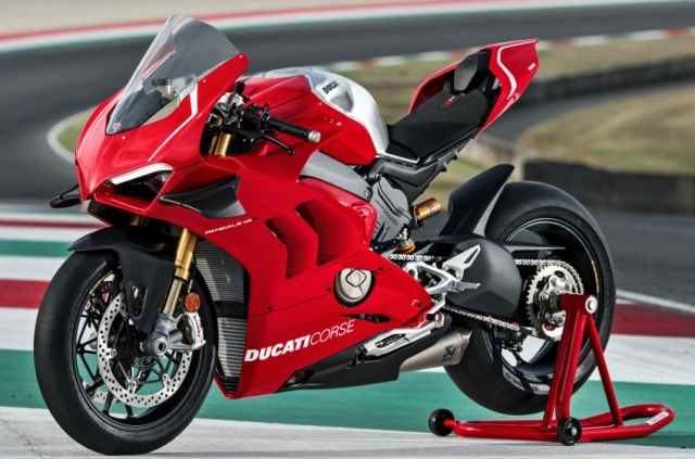 Ducati panigale v4 r 2019 cập bến với giá trên 16 tỷ vnd