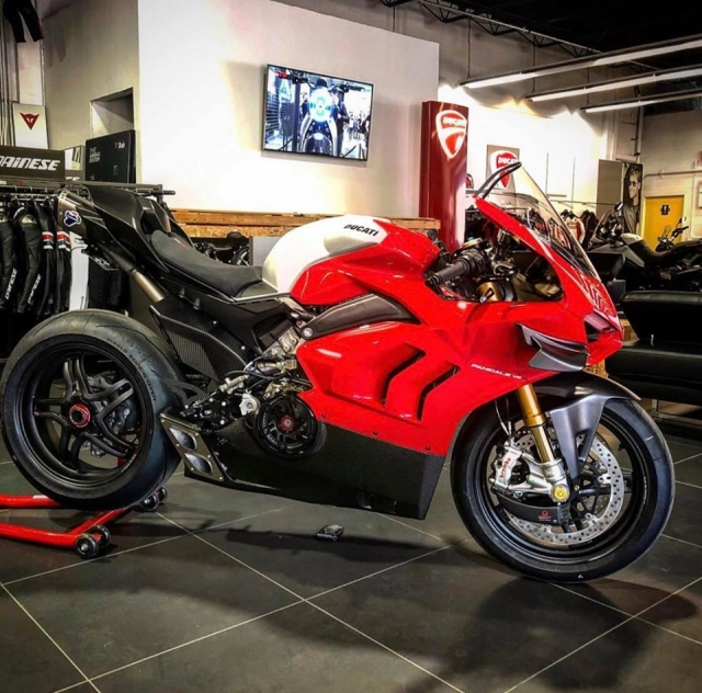 Ducati panigale v4 r độ siêu khủng sở hữu dàn chân vô cùng đặc biệt