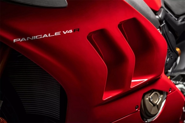Ducati panigale v4 r kẻ đánh bại tất cả các đối thủ tại wsbk được rao bán với giá hơn 2 tỷ
