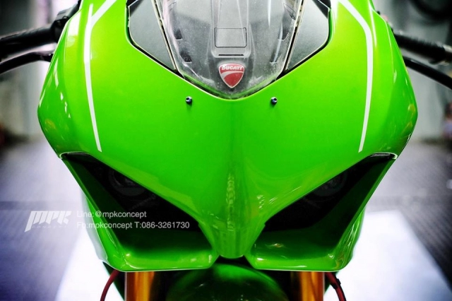 Ducati panigale v4 s độ ấn tượng với chủ đề avengers the hulk