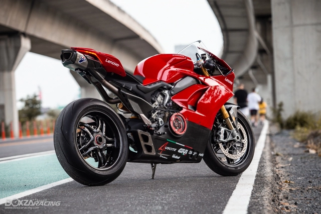 Ducati panigale v4 s độ - bản dựng với phong cách dạo phố