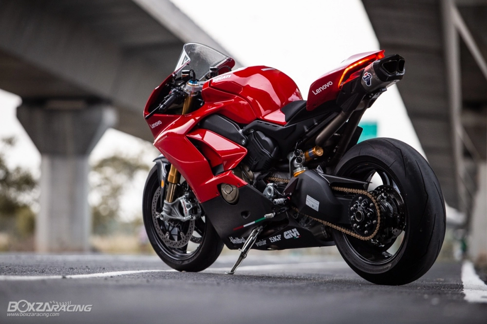 Ducati panigale v4 s độ - bản dựng với phong cách dạo phố