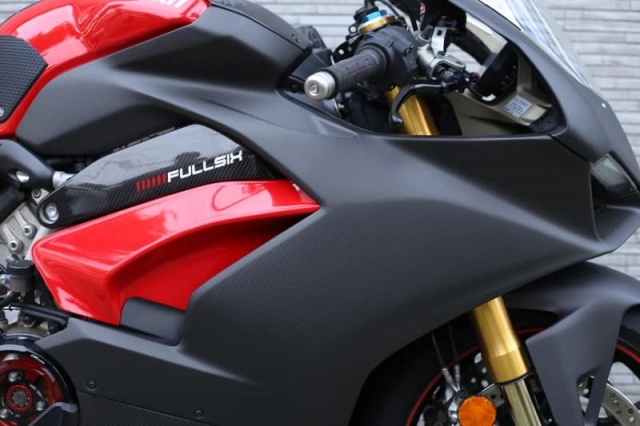 Ducati panigale v4 s độ cực chất trong diện mạo fullsix carbon