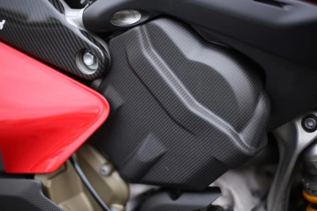 Ducati panigale v4 s độ cực chất trong diện mạo fullsix carbon