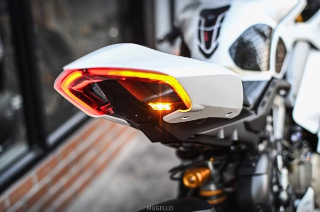 Ducati panigale v4 s độ hoàn thiện với phong cách white pearl 2k