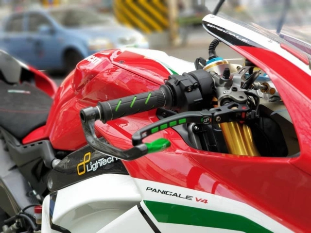 Ducati panigale v4 special độ siêu ngầu với cấu trúc thiết kế pô termignoni 4uscite