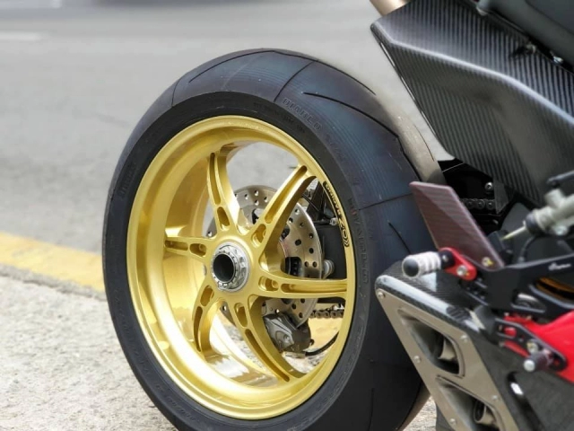 Ducati panigale v4 special độ siêu ngầu với cấu trúc thiết kế pô termignoni 4uscite