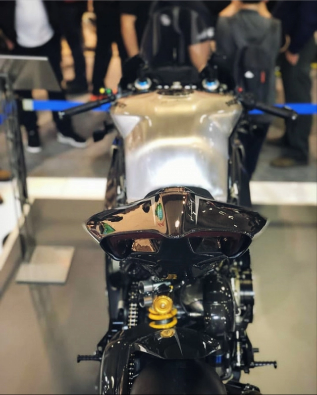 Ducati panigale v4r carbon - định dạng cá mập 2019 với trang bị full body carbon