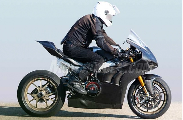 Ducati panigale v4r dành cho đường đua wsbk lộ diện trên đường chạy thử