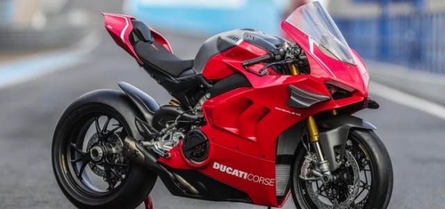 Ducati panigale v4r được thay đổi bộ ly hợp khô theo tiêu chuẩn wsbk