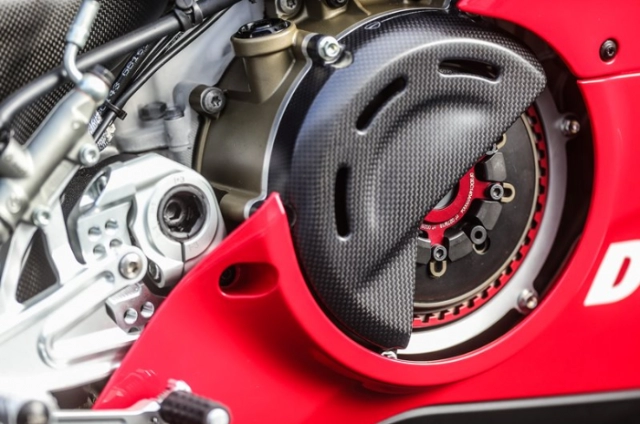 Ducati panigale v4r được thay đổi bộ ly hợp khô theo tiêu chuẩn wsbk