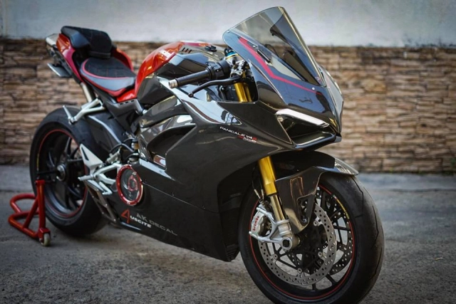 Ducati panigale v4s độ full carbon kết hợp dàn đồ chơi hơn 300 triệu vnd