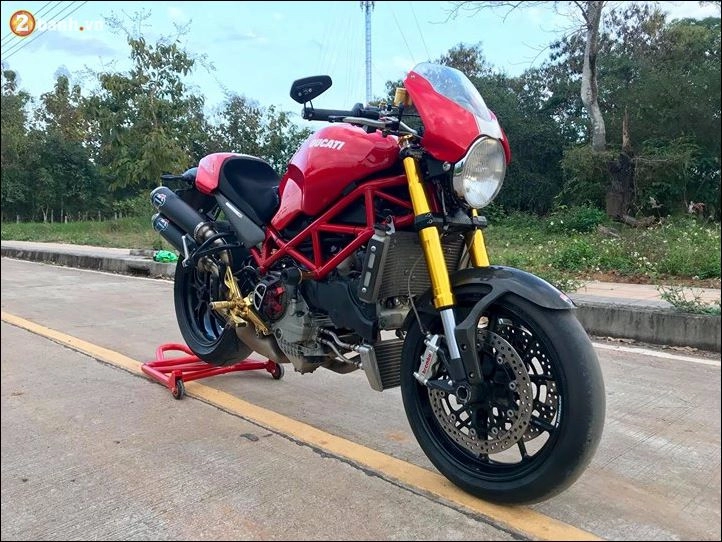 Ducati s4r quái vật cổ đại hồi sinh không tưởng