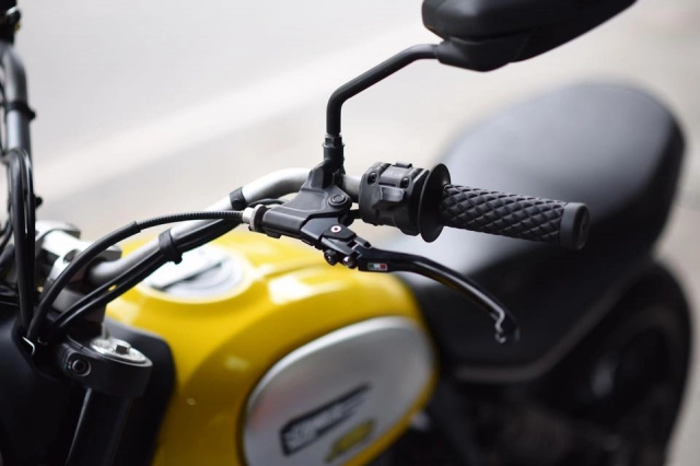 Ducati scrambler icon nổi bật với những tình tiết trang bị