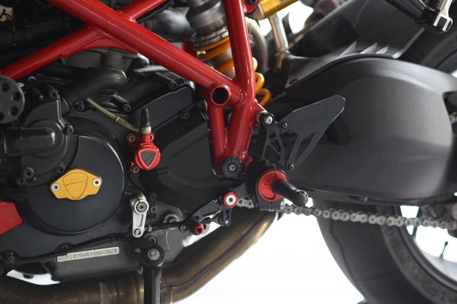 Ducati streetfighter 1100 nổi bật với dàn option gilles tooling