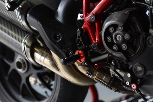 Ducati streetfighter 1100 nổi bật với dàn option gilles tooling