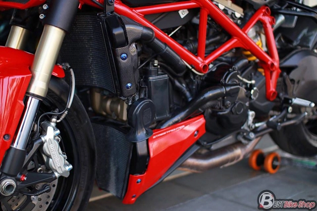 Ducati streetfighter 848 độ chất ngất với dàn option hàng hiệu