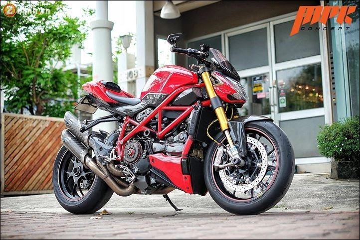 Ducati streetfighter phiêu cùng gã du côn đường phố italia